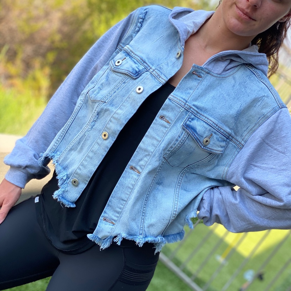 Distressed crop jean jacket - Picture 3 of 12